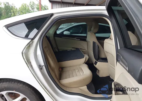 2013 Ford Fusion Se z USA, uszkodzony, nr VIN 3FA6P0HR0DR135029